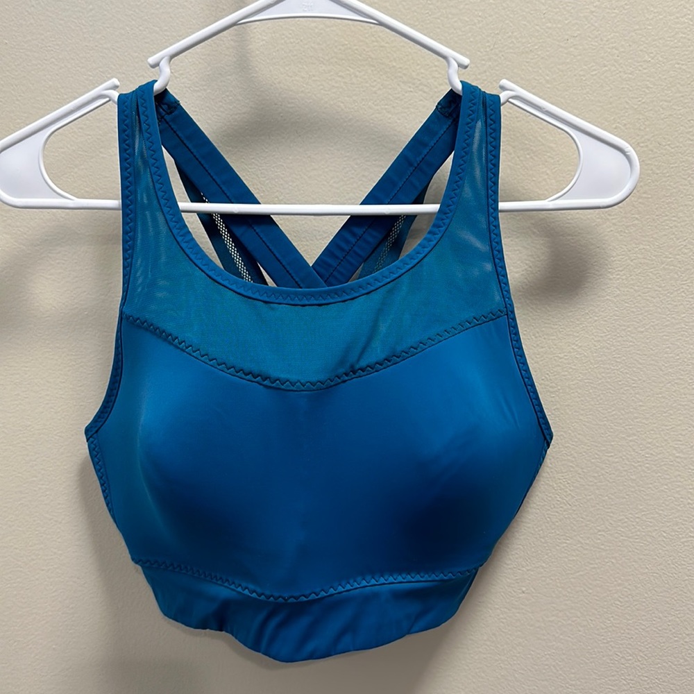 Athleta women’s sports bra size small
